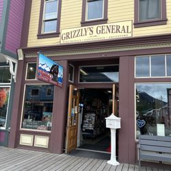Grizzly's General & Skagway Radio Shack