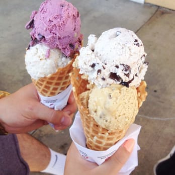Bruster's Real Ice Cream - Loft: top is Raspberry Chocolate / bottom is Banana Peanut Butter. Right: top is Chocolate Chip / bottom is Graham Canyon. - Ice Cream & Frozen Yogurt Near Me - Cypress, California