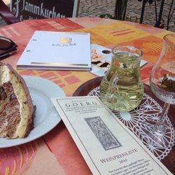 Cafe am Römerweinschiff - Kuchen und Wein