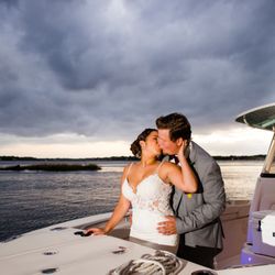 Waterside Wedding at the Lesner Inn located in Virginia Beach, Virginia by Daissy Torres Photography
