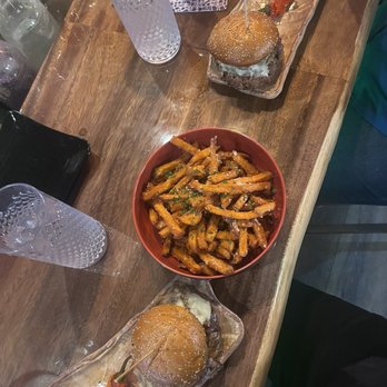 DaVinci & Yu - Wagyu burgers on the happy hour menu. So good! - Italian Near Me - Philadelphia, Pennsylvania