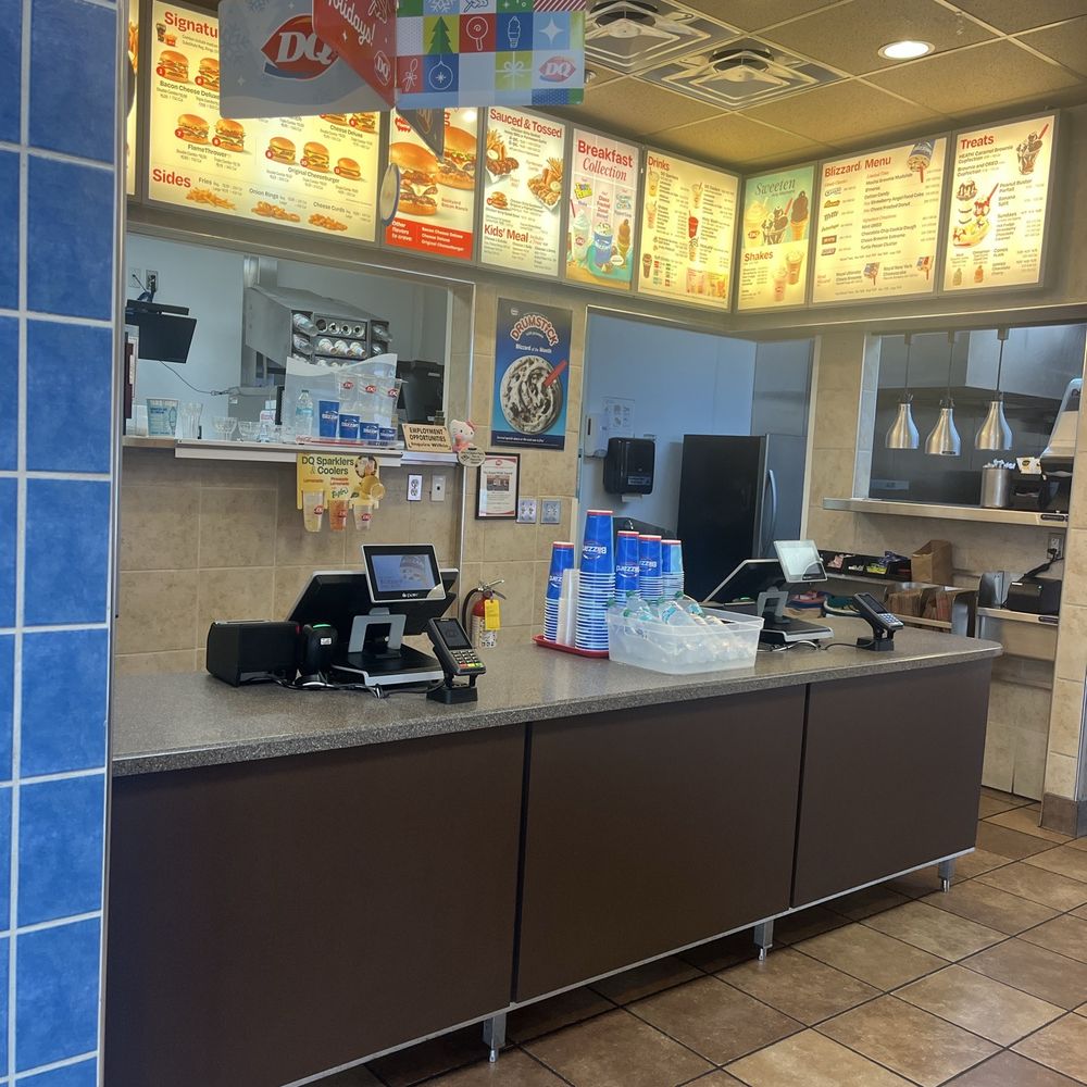 Dairy Queen Grill & Chill - ordering counter - Fast Food Near Me - Naples, Florida Dairy Queen Grill & Chill - ordering counter - Fast Food Near Me - Naples, Florida