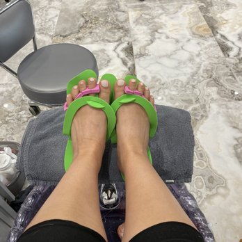 CoCo Nail Bar - Pedicure Essie mail polish - Nail Salons Near Me - Centreville, Virginia CoCo Nail Bar - Pedicure Essie mail polish - Nail Salons Near Me - Centreville, Virginia