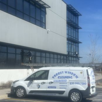 Torres Window Cleaning - Window Washing Near Me - Aurora, Illinois Torres Window Cleaning - Window Washing Near Me - Aurora, Illinois
