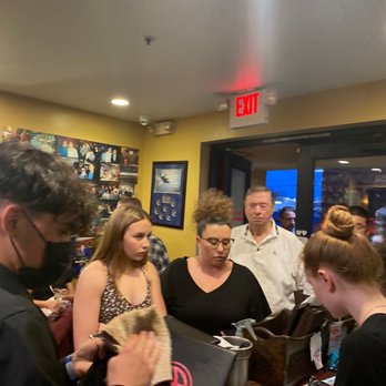 Mr. An's Teppan Steak & Seafood Sushi Bar - Saturday night. We have 6:30 reservations and it's now 6:50... c'mon people. - Sushi Bars Near Me - Tucson, Arizona
