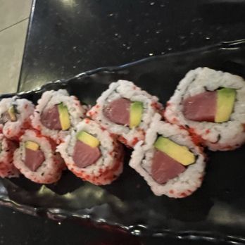Golden Hills - Tuna Special Roll - Sushi Bars Near Me - Guaynabo, Puerto Rico Golden Hills - Tuna Special Roll - Sushi Bars Near Me - Guaynabo, Puerto Rico