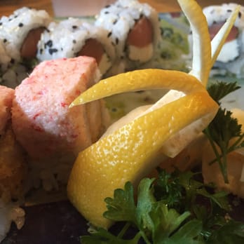 Fujiyama - Round the World roll with the Kiwi on top but dynamite - Japanese Near Me - Boise, Idaho