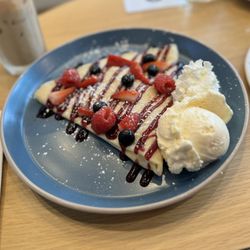 A Day Cafe - Berry Berry Crepe