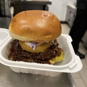 El Jefe De Pollo - Pulled Oxtail BBQ Sandwich - Sandwiches Near Me - North York, Ontario
