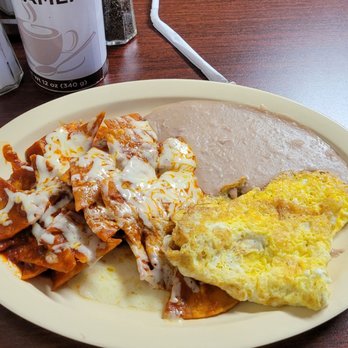 Gilbert’s restaurant - Red Chilaquiles - American Near Me - Van Horn, Texas