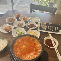 Kimbap & kimchi jigae Kimbap & kimchi jigae