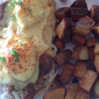 Button Up Cafe - Kalua pork egg benny with potato hash! Delish! - Breakfast & Brunch Near Me - Pearl City, Hawaii
