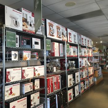 Williams-Sonoma Outlet - Kitchen & Bath Near Me - Leesburg, Virginia