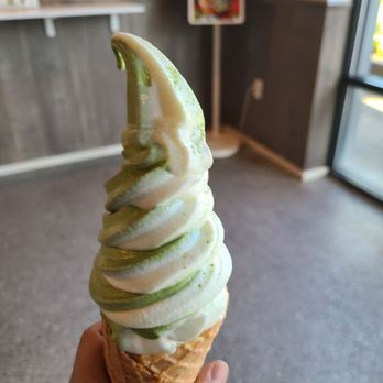 Premium Matcha Cafe Maiko - Lychee matcha swirl - Desserts Near Me - Portland, Oregon