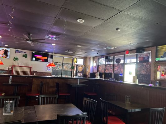 Kelly’s Pub by null