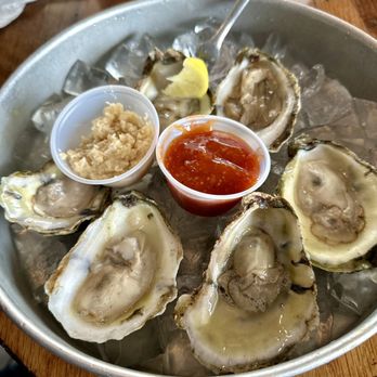 Bunky's Raw Bar & Grill - Bunky 's Fresh Shucked Oysters - Sports Bars Near Me - Indialantic, Florida Bunky's Raw Bar & Grill - Bunky 's Fresh Shucked Oysters - Sports Bars Near Me - Indialantic, Florida
