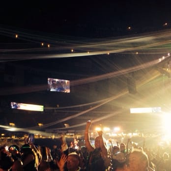 Endymion Extravaganza - The crowd - Music Venues Near Me - New Orleans, Louisiana
