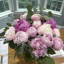 Genes Frederick Florist & Gift Baskets