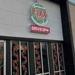 Fixxology - Fixxology front door from parking lot