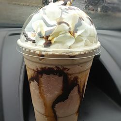 Monster's Mochas - 16 oz blended Snickers