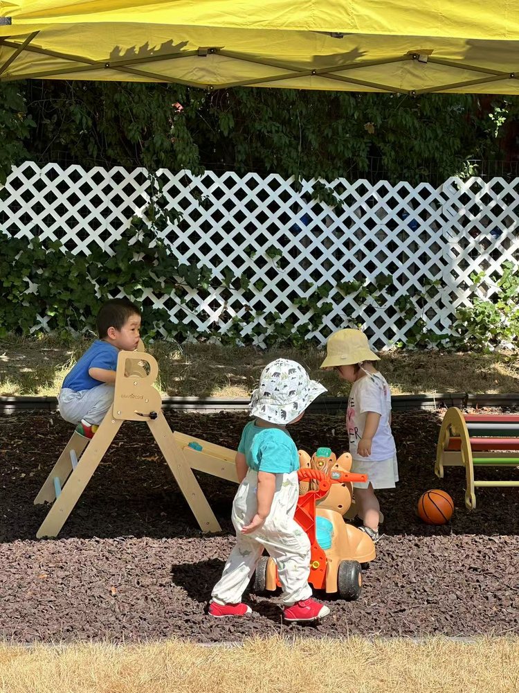 Bell Moon Day Care - childcare center in Bellevue, WA