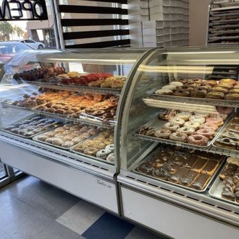 Dee's Donuts - Donuts Near Me - Las Vegas, Nevada