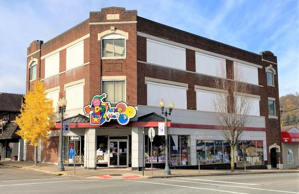 DELUXE TOY & HOBBY Updated August 2024 20 Photos & 15 Reviews 501