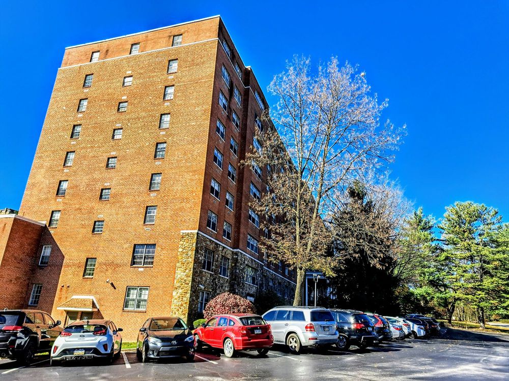 ROSEMONT PLAZA Updated September 2024 58 Photos 1062 E Lancaster