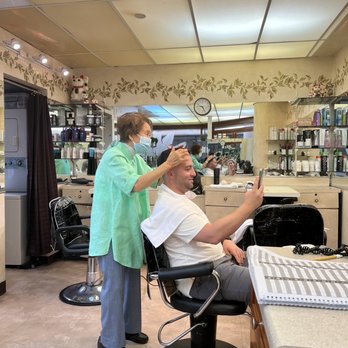 RoseMary's Hair Shoppe - Haircut in progress - Hair Salons Near Me - Honolulu, Hawaii