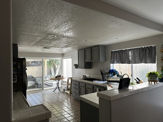 Right Way Lighting -Recessed Light Installation Logo