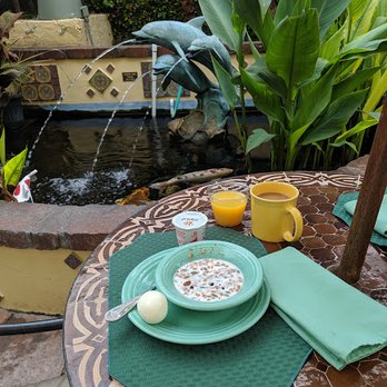 The Avalon Hotel - Breakfast patio - Hotels Near Me - Avalon, California The Avalon Hotel - Breakfast patio - Hotels Near Me - Avalon, California