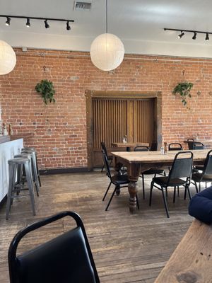 5 Points Market & Restaurant by null