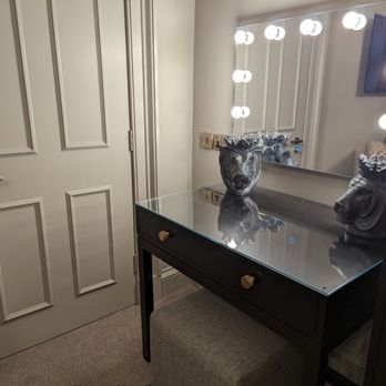 Rutland Hotel - Bedroom vanity - Hotels Near Me - Edinburgh, EDH Rutland Hotel - Bedroom vanity - Hotels Near Me - Edinburgh, EDH