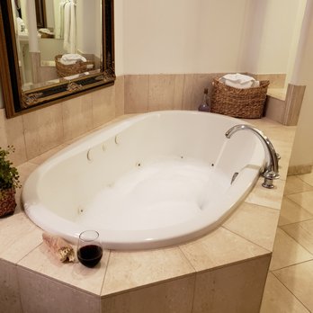 Abendblume - This tub though.. - Hotels Near Me - Leavenworth, Washington