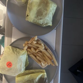 Original Tommy's - WHERE MY FRIES???? SMH - Burgers Near Me - Lake Forest, California