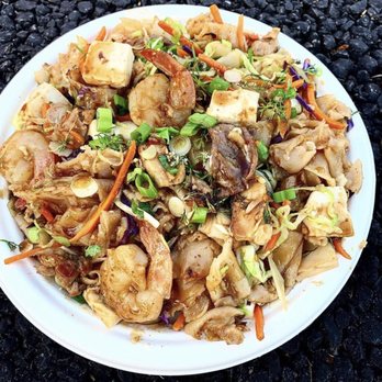 Gresham Food Carts - Drunken Noodles with Shrimp, Beef, Chicken, & Tofu - Food Trucks Near Me - Gresham, Oregon