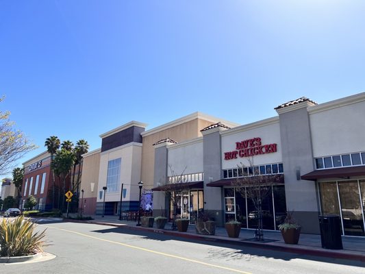 Dave's Hot Chicken by null