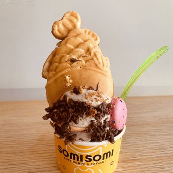 Somisomi - Upside down Ahboong - Milk tea soft serve with Nutella filled ahboong/waffle and toppings - Ice Cream & Frozen Yogurt Near Me - Pleasanton, California