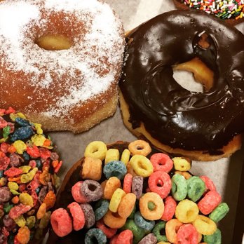Randy's Donuts - Fruit loops, fruity pebbles, chocolate, powdered sugar! - Donuts Near Me - El Segundo, California Randy's Donuts - Fruit loops, fruity pebbles, chocolate, powdered sugar! - Donuts Near Me - El Segundo, California