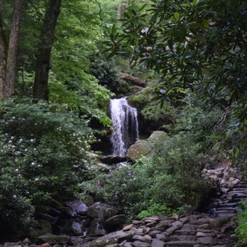 Grotto Falls - Hiking Near Me - Gatlinburg, Tennessee