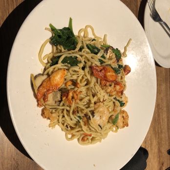 Yard House - Lobster Garlic Noodles - New American Near Me - San Jose, California Yard House - Lobster Garlic Noodles - New American Near Me - San Jose, California