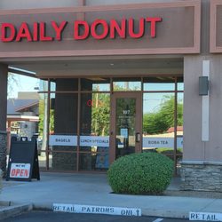 Daily Donut - Front of store