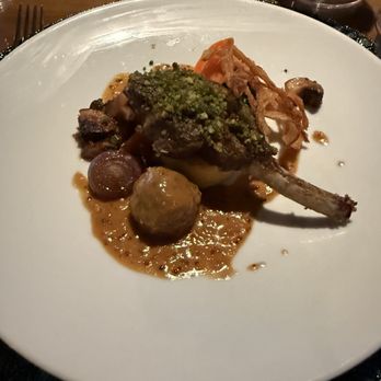 Houndstooth Restaurant - American Near Me - Huntly, Virginia