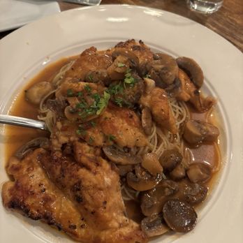 Mangia Mangia Italian Grill - Chicken Pollo Marsala - Italian Near Me - Hershey, Pennsylvania Mangia Mangia Italian Grill - Chicken Pollo Marsala - Italian Near Me - Hershey, Pennsylvania