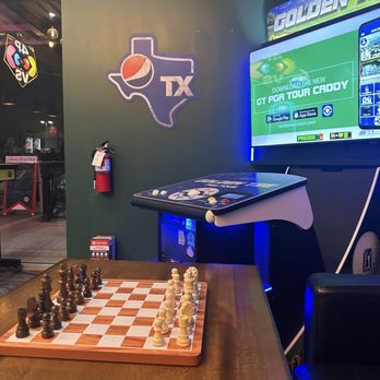 The Rustic Table - Chess board and arcade games - Pizza Near Me - Round Rock, Texas