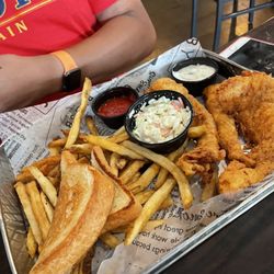 Rigsby’s Smoked Burgers, Wings & Grill - Fish and chips