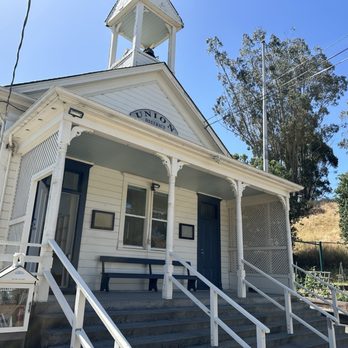 Tenfold Farmstand - Store with crafts, bread, eggs etc - Farmers Market Near Me - Petaluma, California