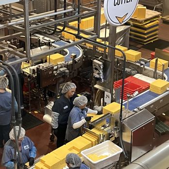 Tillamook Creamery - They at work cutting the cheese all day! - Cheese Shops Near Me - Tillamook, Oregon Tillamook Creamery - They at work cutting the cheese all day! - Cheese Shops Near Me - Tillamook, Oregon