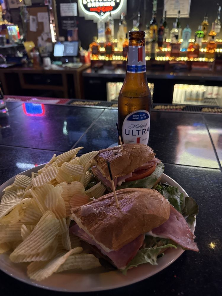 Blitzed Pig Bar & Grill