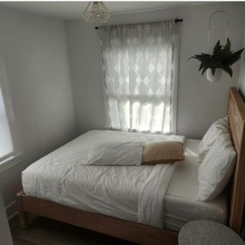 York Beach Surf Club - Bedroom 1 - Hotels Near Me - York, Maine York Beach Surf Club - Bedroom 1 - Hotels Near Me - York, Maine